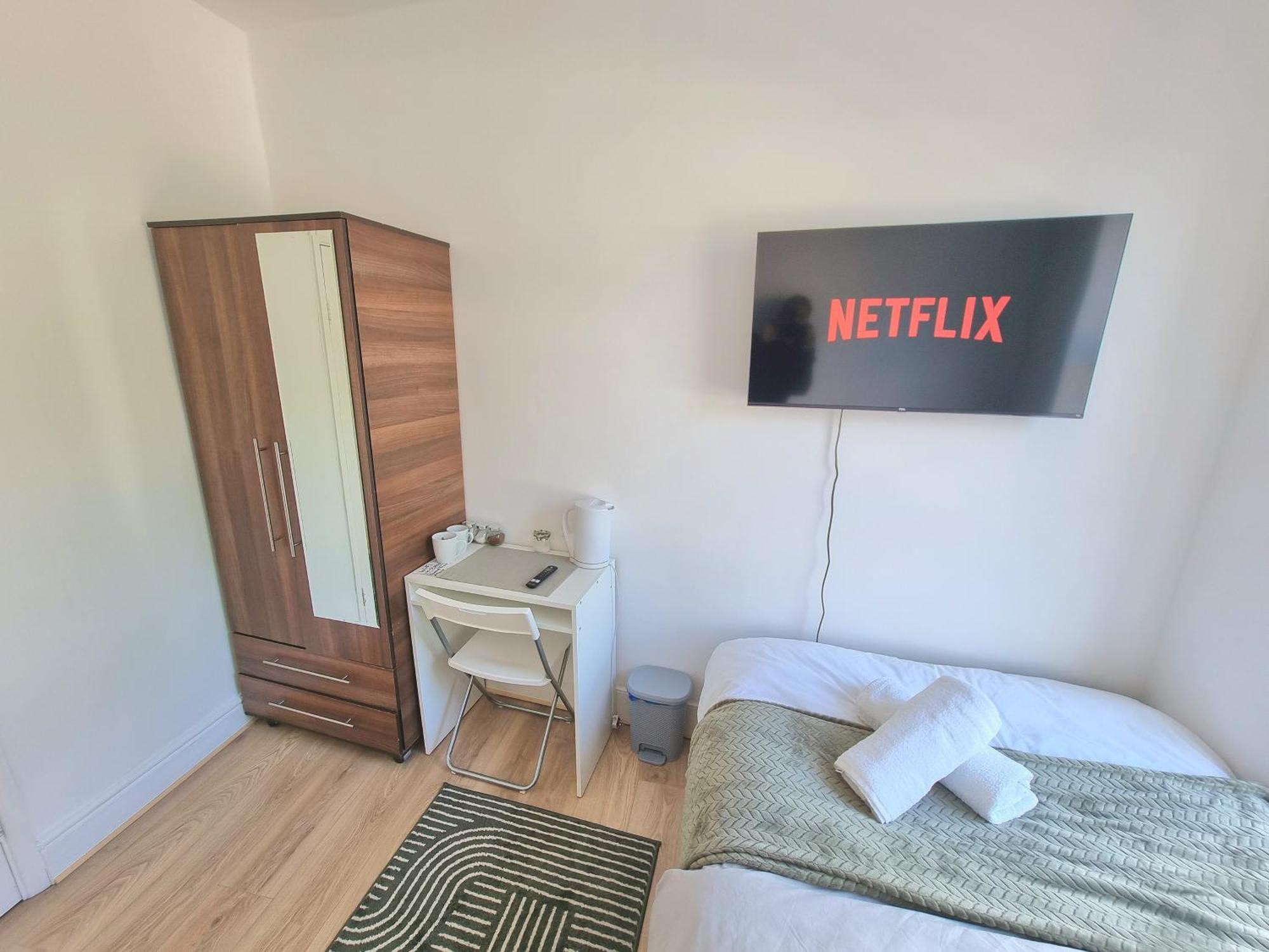 Easy Rooms, London Luton Airport -24 Hour Check-In Екстериор снимка