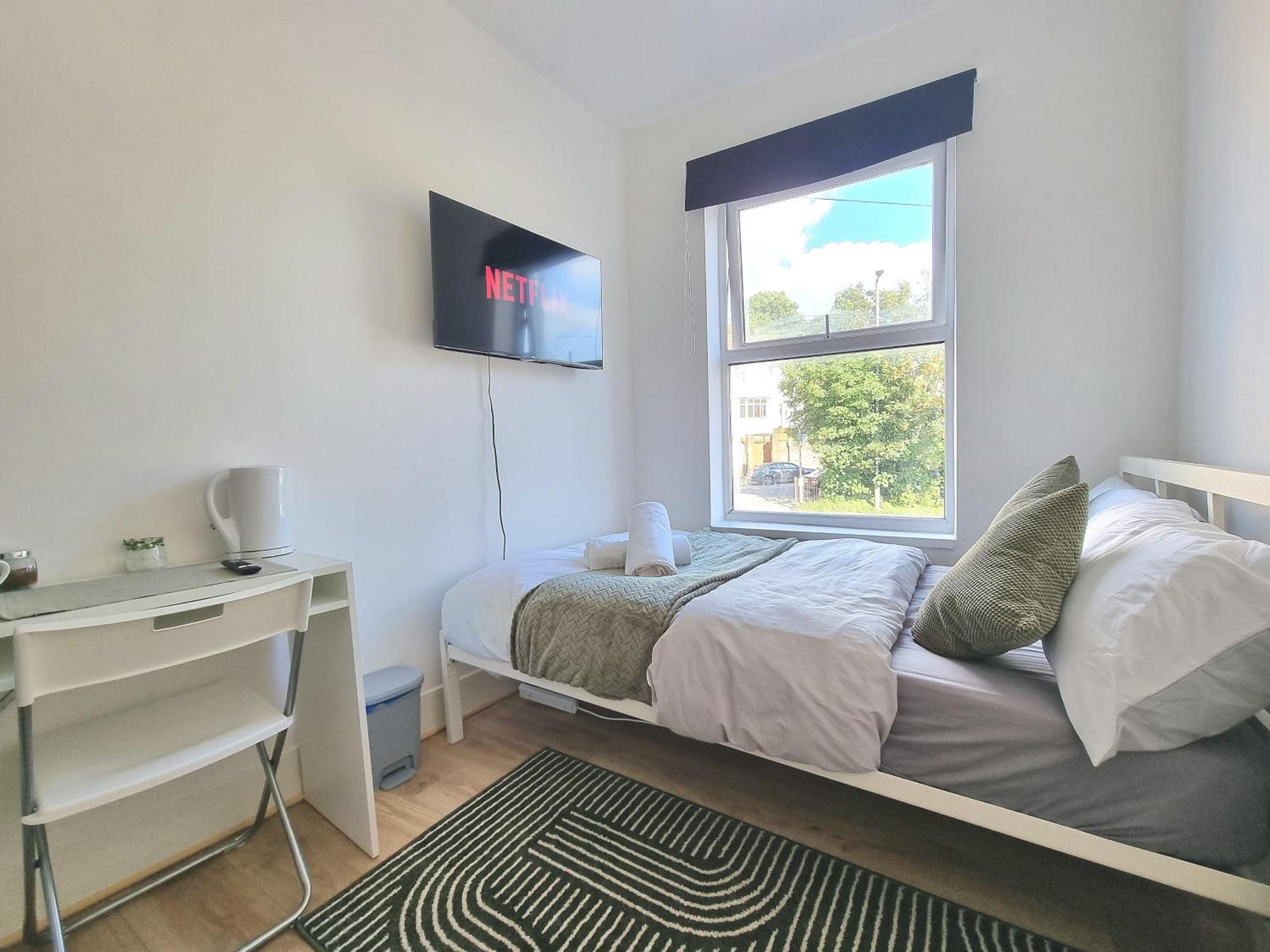Easy Rooms, London Luton Airport -24 Hour Check-In Екстериор снимка